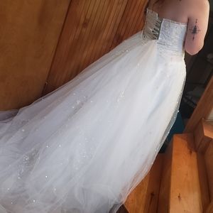 Wedding dress